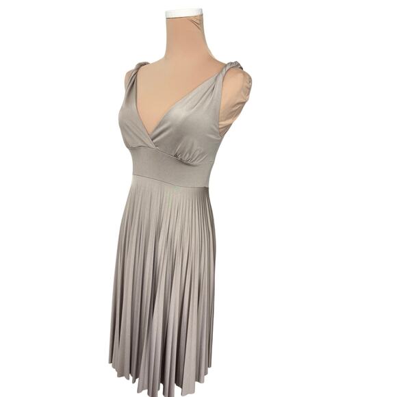Mai Tai Evening Pleated V-Neck Dress Beige Gold Shimmer Womens Small - Picture 2 of 5